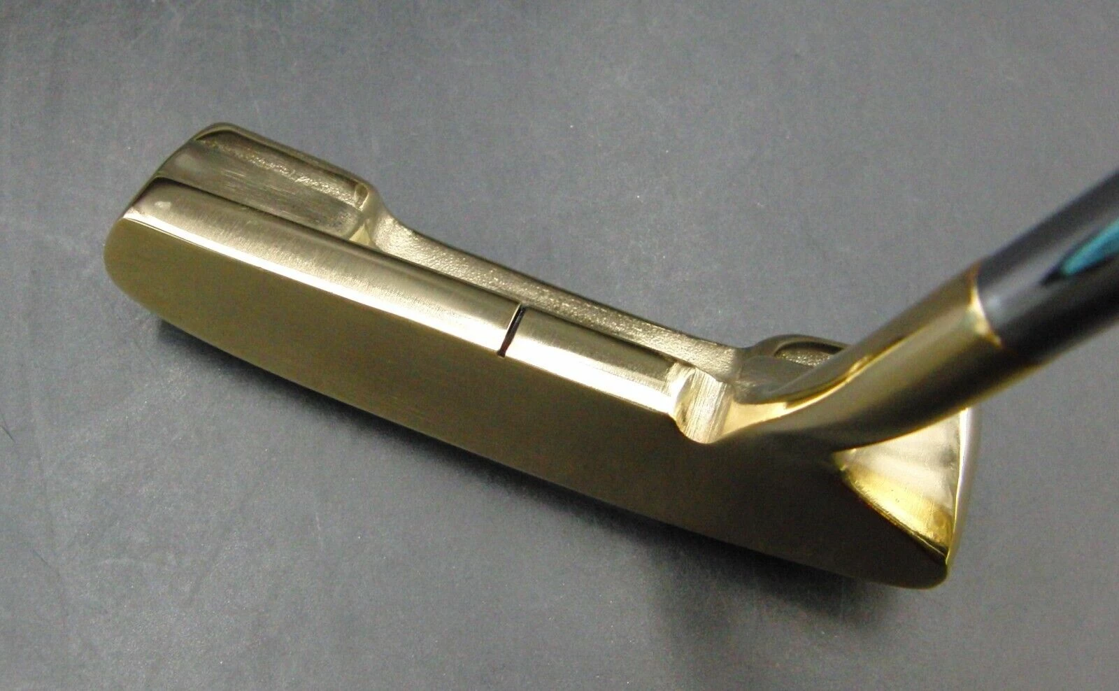 Refurbished Daiwa GC DP-5562 Putter 86.5cm Playing Length Steel Shaft Daiwa Grip 4 Refurbished Daiwa GC DP-5562 Putter 86.5cm Playing Length Steel Shaft Daiwa Grip - Image 4