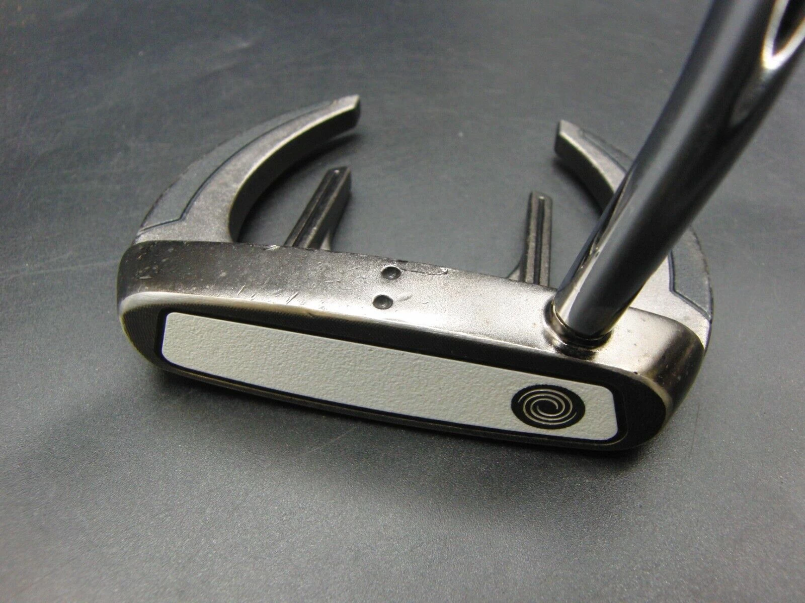 Odyssey White ICE Sabertooth Putter 87cm Playing Length Steel Shaft Karma Grip 4 Odyssey White ICE Sabertooth Putter 87cm Playing Length Steel Shaft Karma Grip - Image 4