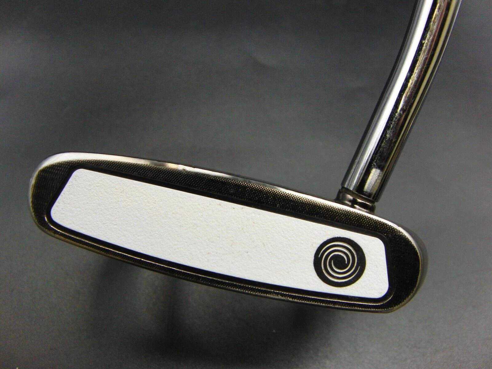 Odyssey White ICE Sabertooth Putter 87cm Playing Length Steel Shaft Karma Grip 2 Odyssey White ICE Sabertooth Putter 87cm Playing Length Steel Shaft Karma Grip - Image 2