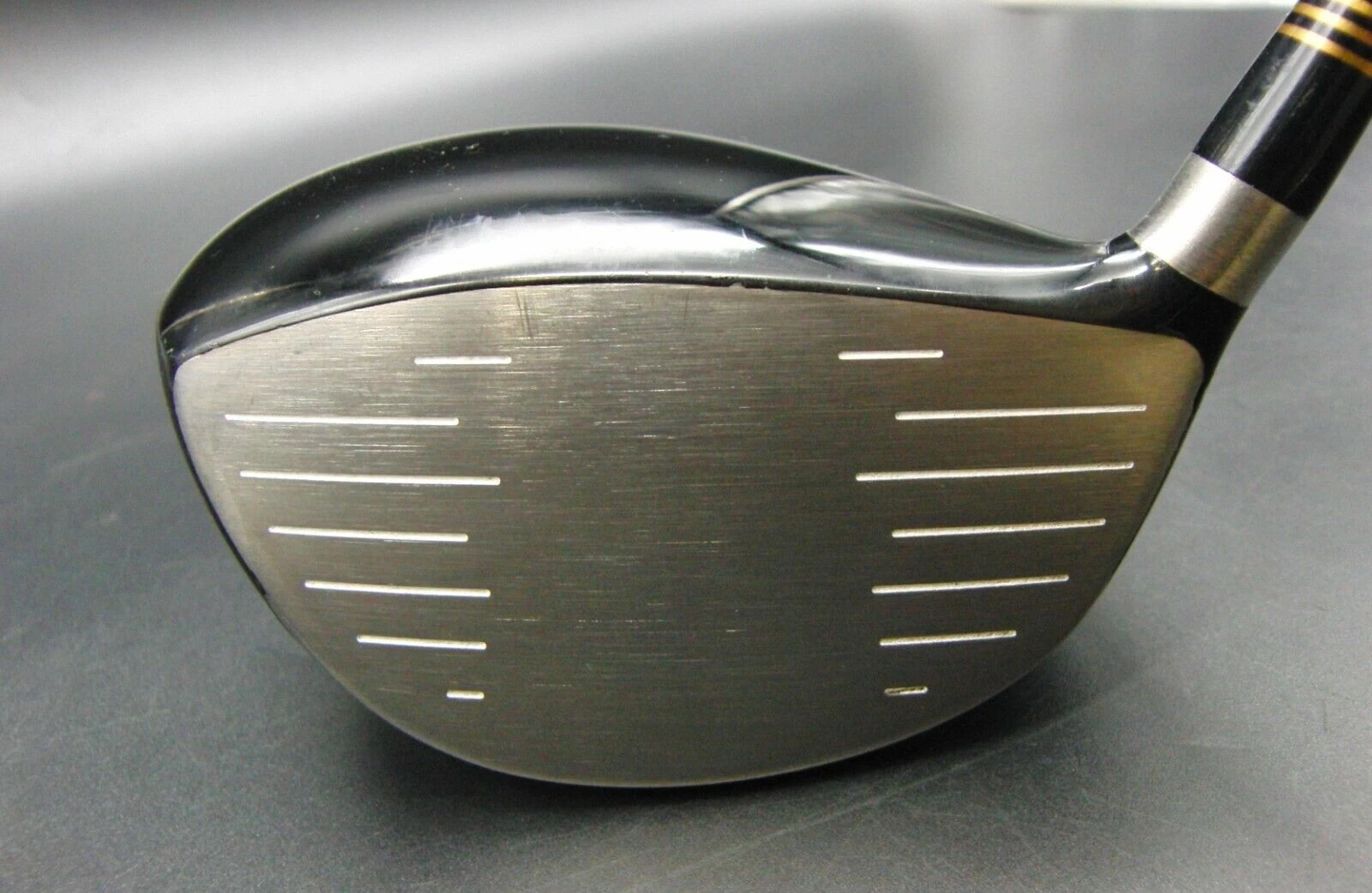 Srixon W-404 Trajectory Control 10.5° Driver Stiff Graphite Shaft Srixon Grip 2 Srixon W-404 Trajectory Control 10.5° Driver Stiff Graphite Shaft Srixon Grip - Image 2